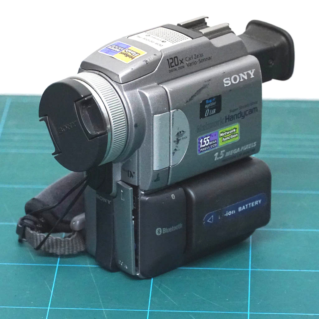 SONY DCR PC120E - Image 2