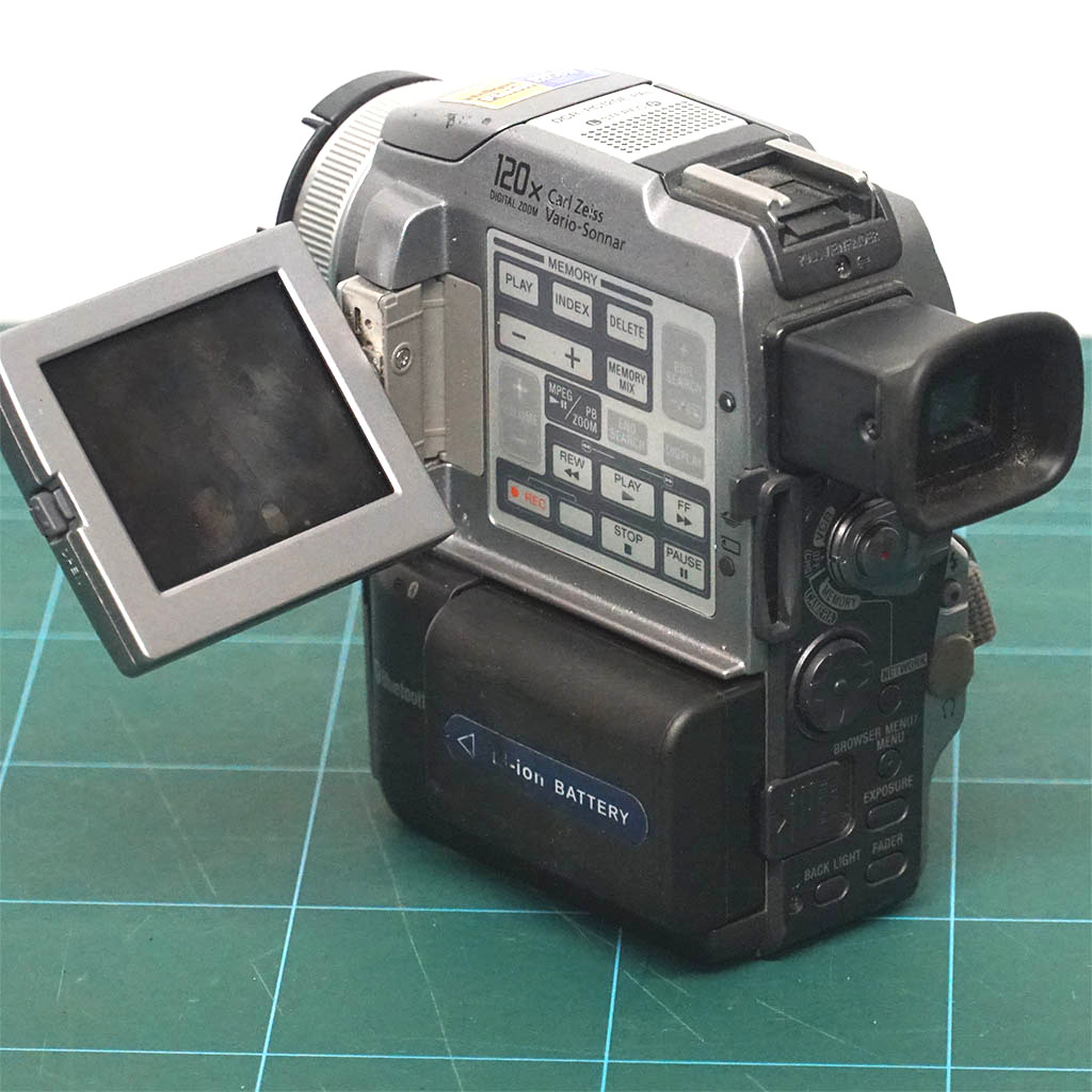 SONY DCR PC120E - Image 4